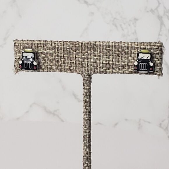 NOVELTY Post Pierced Earrings Tractor Trailer Truck - Picture 2 of 6